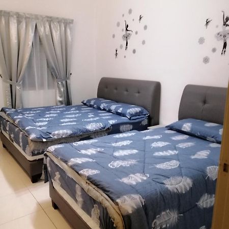 Alyaleesya Homestay Teres Brincsang Kültér fotó