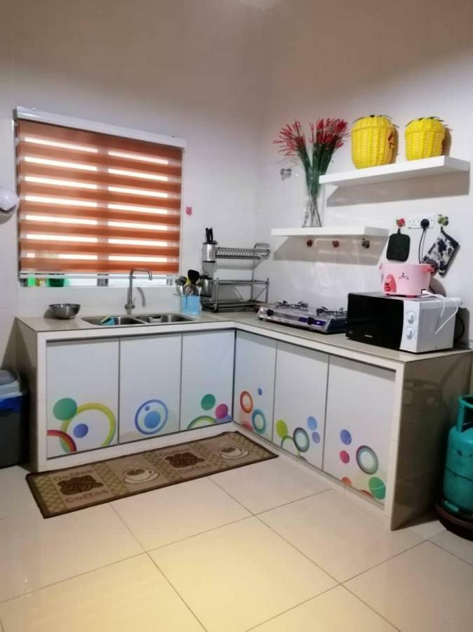 Alyaleesya Homestay Teres Brincsang Kültér fotó