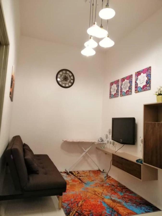 Alyaleesya Homestay Teres Brincsang Kültér fotó